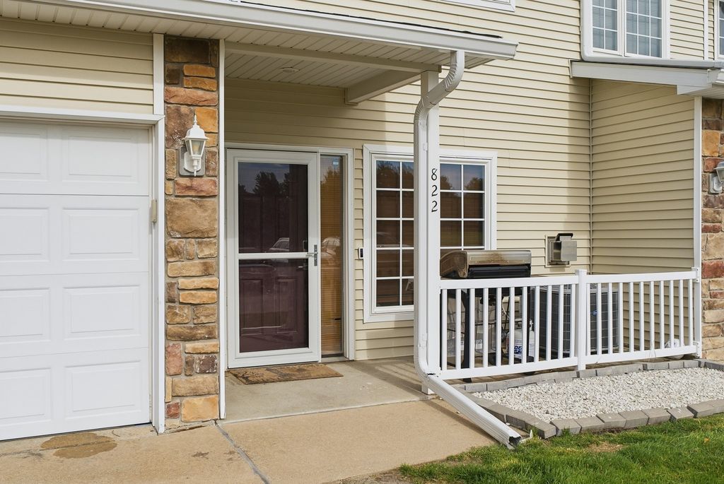 822 Red Hawk Way SE, Altoona, IA 50009