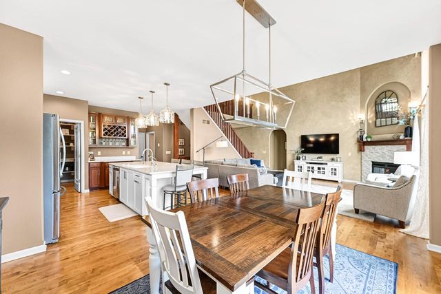 W218N5455 Taylors Woods DRIVE, Menomonee Falls, WI 53051