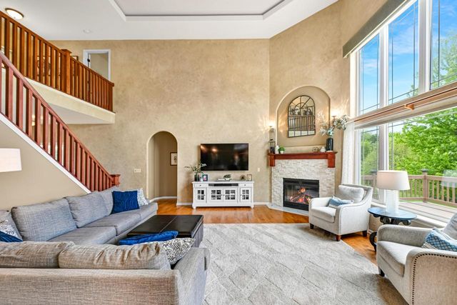 W218N5455 Taylors Woods DRIVE, Menomonee Falls, WI 53051