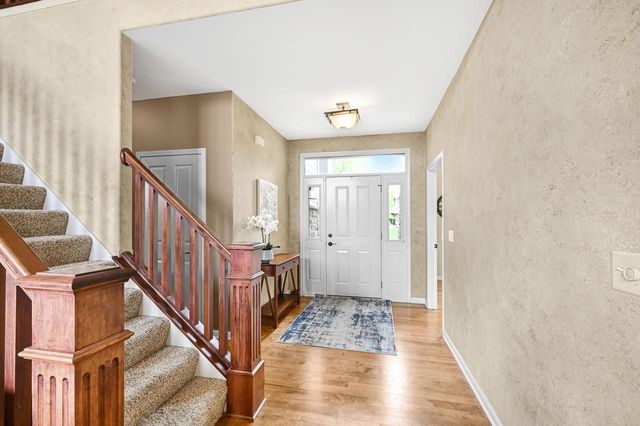 W218N5455 Taylors Woods DRIVE, Menomonee Falls, WI 53051