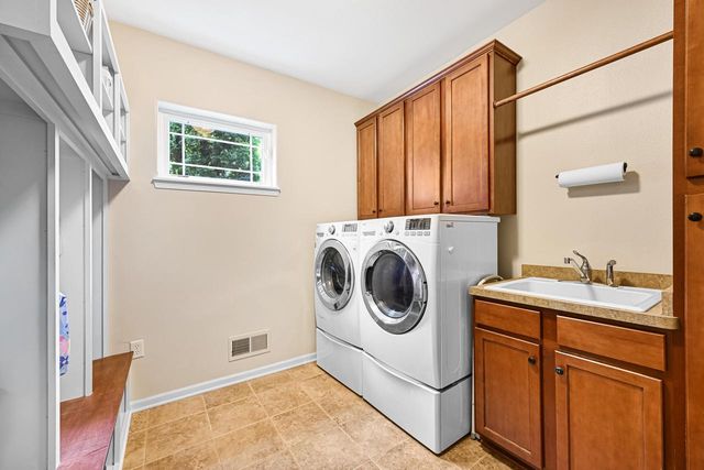 W218N5455 Taylors Woods DRIVE, Menomonee Falls, WI 53051
