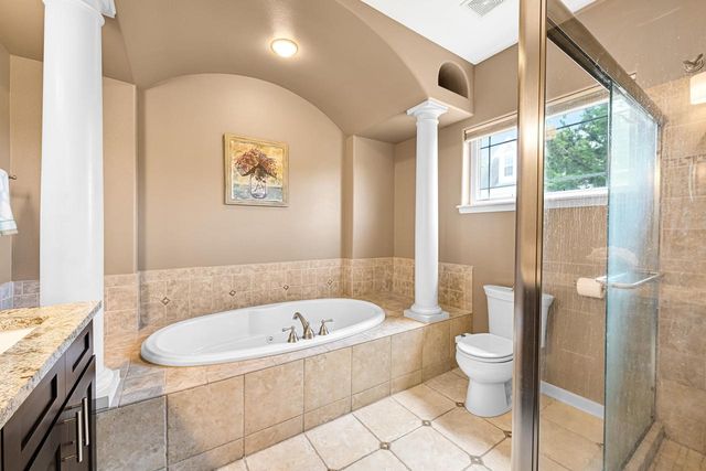 W218N5455 Taylors Woods DRIVE, Menomonee Falls, WI 53051