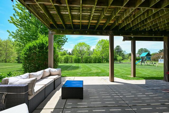W218N5455 Taylors Woods DRIVE, Menomonee Falls, WI 53051