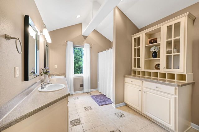 W218N5455 Taylors Woods DRIVE, Menomonee Falls, WI 53051