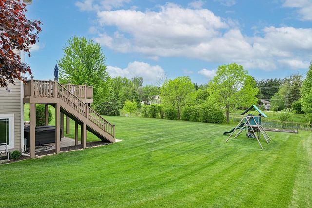 W218N5455 Taylors Woods DRIVE, Menomonee Falls, WI 53051