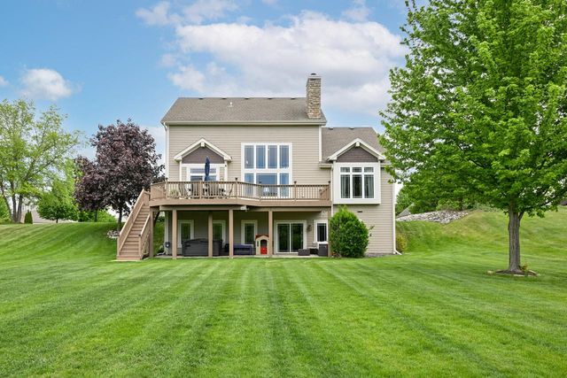 W218N5455 Taylors Woods DRIVE, Menomonee Falls, WI 53051