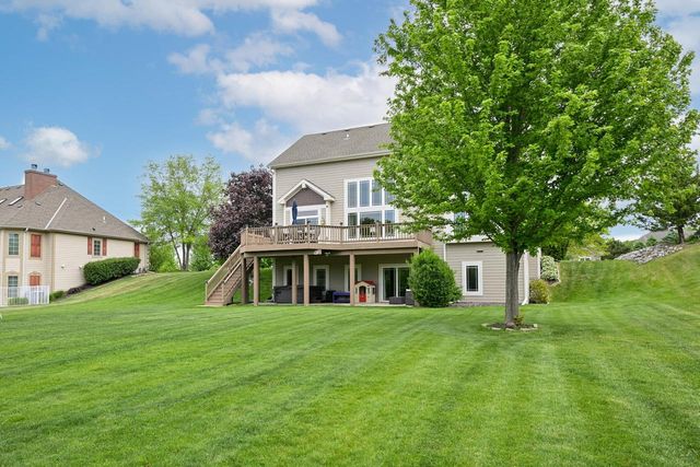 W218N5455 Taylors Woods DRIVE, Menomonee Falls, WI 53051
