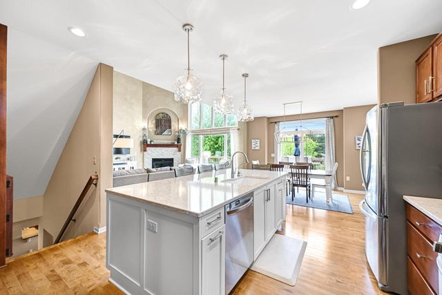 W218N5455 Taylors Woods DRIVE, Menomonee Falls, WI 53051