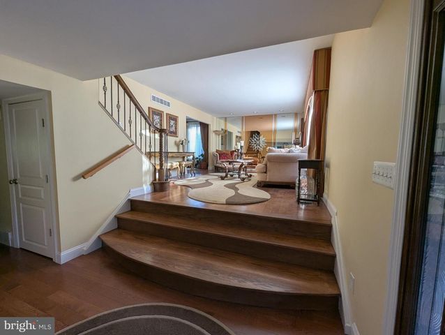 3913 BRADFORD ROAD, Huntingdon Valley, PA 19006