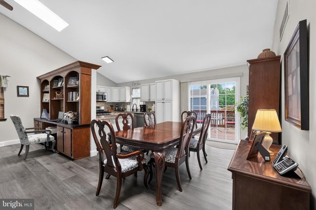 908 RONNIE CIR, Philadelphia, PA 19128