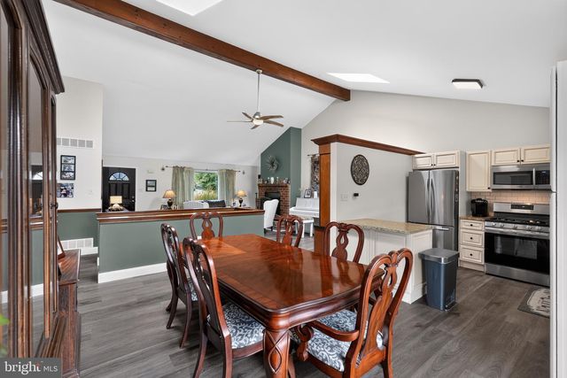 908 RONNIE CIR, Philadelphia, PA 19128