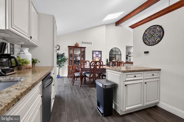 908 RONNIE CIR, Philadelphia, PA 19128