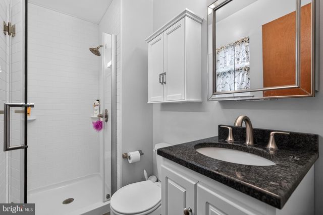 908 RONNIE CIR, Philadelphia, PA 19128
