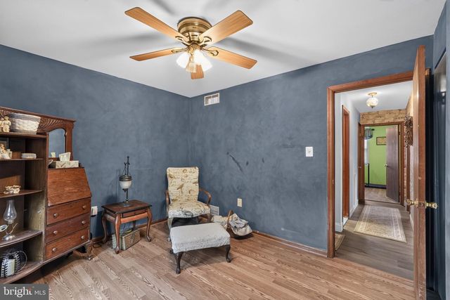 908 RONNIE CIR, Philadelphia, PA 19128