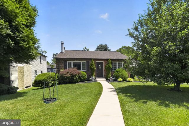 908 RONNIE CIR, Philadelphia, PA 19128
