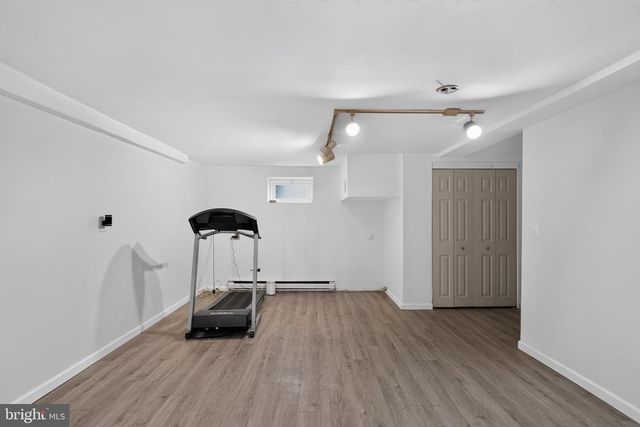 908 RONNIE CIR, Philadelphia, PA 19128