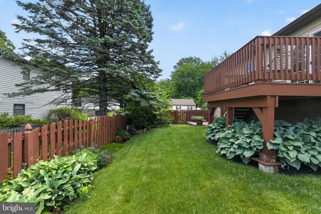908 RONNIE CIR, Philadelphia, PA 19128