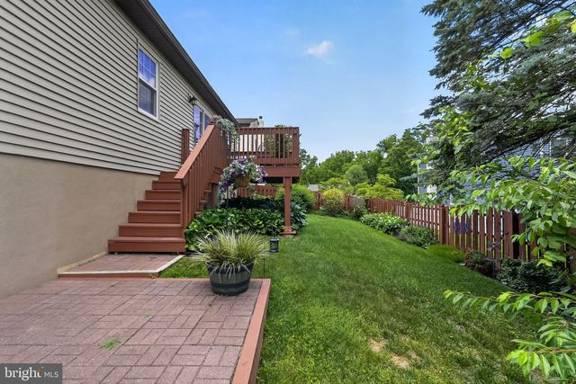 908 RONNIE CIR, Philadelphia, PA 19128