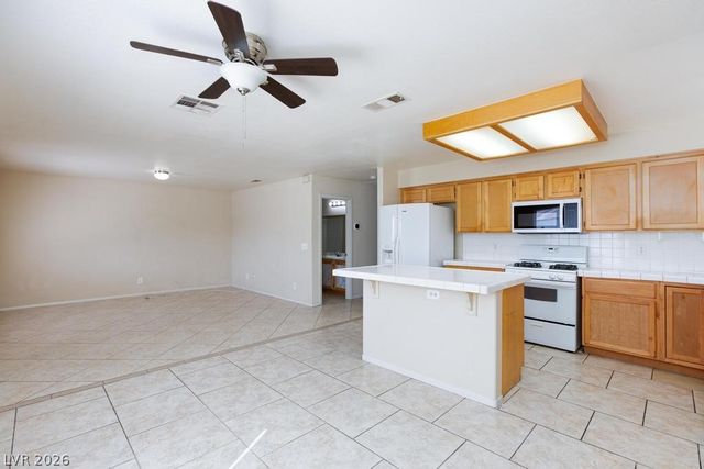 6533 Elk Creek Lane, Las Vegas, NV 89156