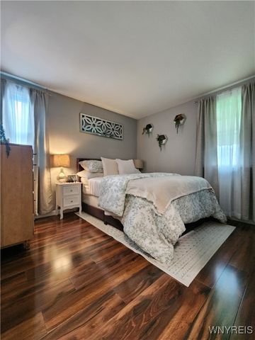 1296 93rd Street, Niagara Falls, NY 14304