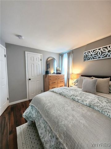 1296 93rd Street, Niagara Falls, NY 14304