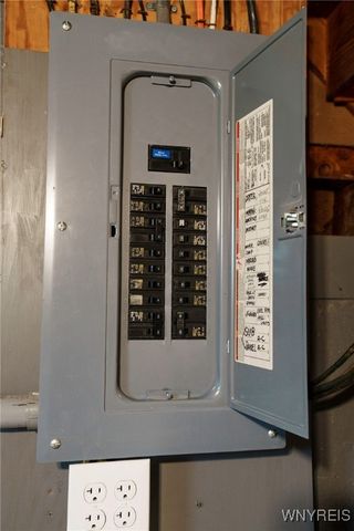 1296 93rd Street, Niagara Falls, NY 14304