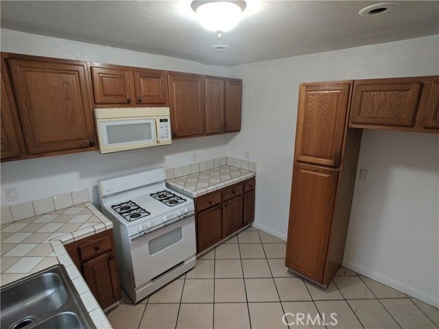 462 W Orange Grove, Pomona, CA 91768