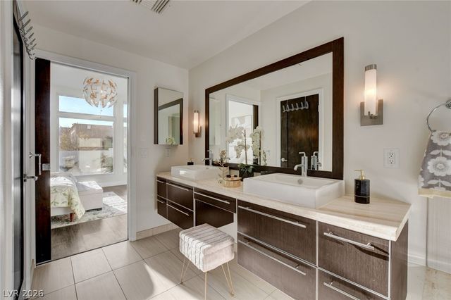8925 West Flamingo Road 111, Las Vegas, NV 89147