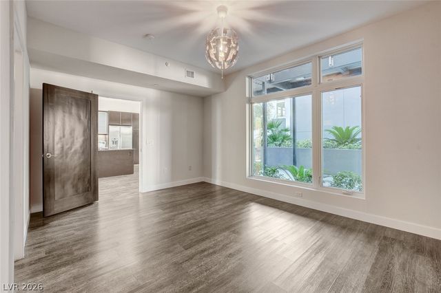 8925 West Flamingo Road 111, Las Vegas, NV 89147