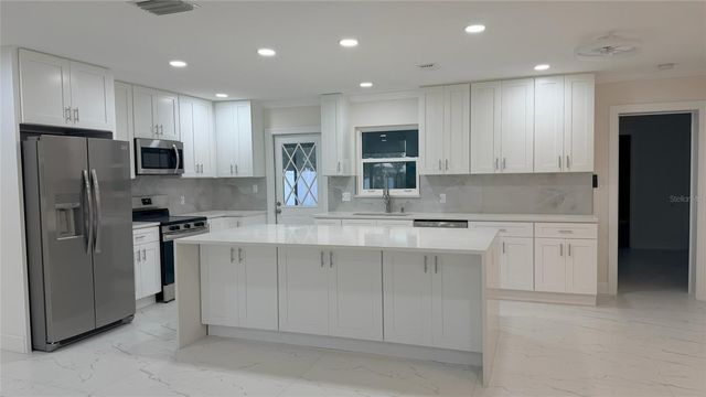 3727 OVERLOOK DRIVE NE, St Petersburg, FL 33703