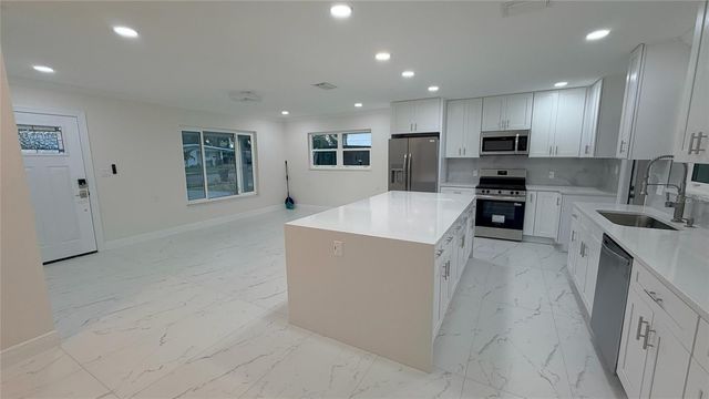 3727 OVERLOOK DRIVE NE, St Petersburg, FL 33703