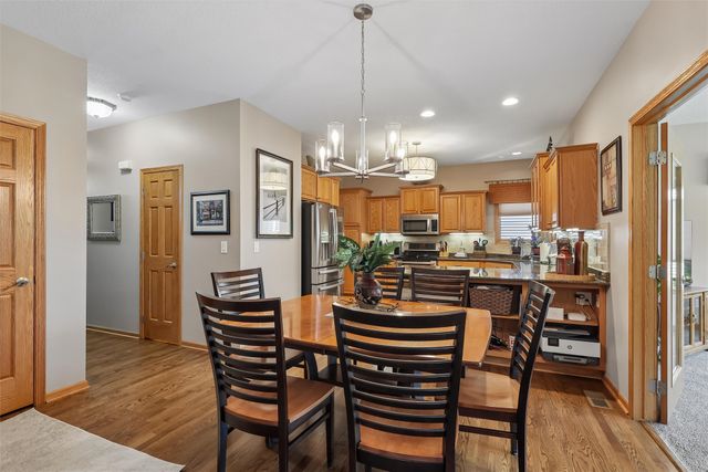 7502 Barnsley Drive, Johnston, IA 50131