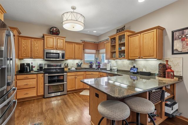 7502 Barnsley Drive, Johnston, IA 50131