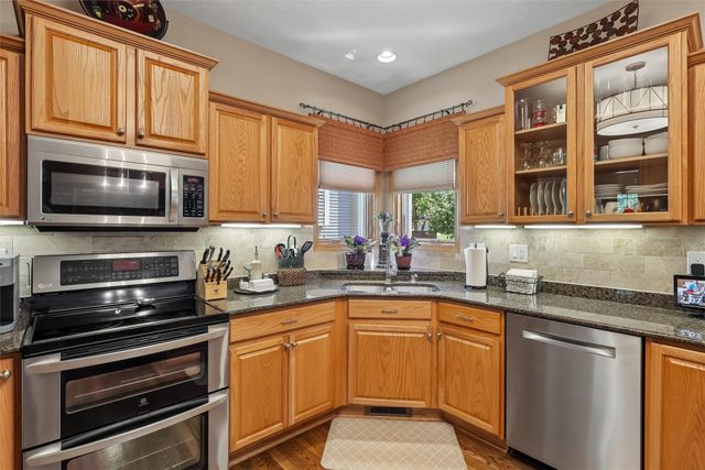 7502 Barnsley Drive, Johnston, IA 50131