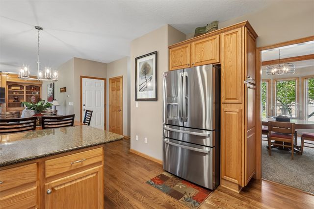 7502 Barnsley Drive, Johnston, IA 50131