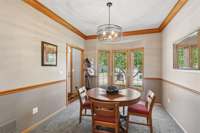 7502 Barnsley Drive, Johnston, IA 50131