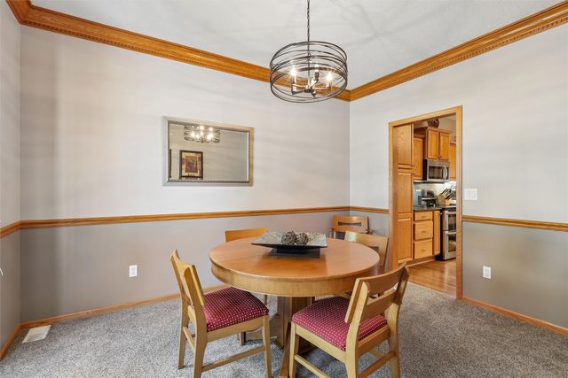 7502 Barnsley Drive, Johnston, IA 50131