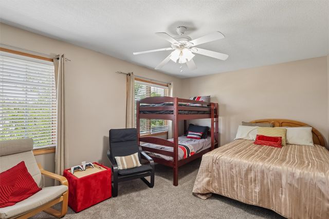 7502 Barnsley Drive, Johnston, IA 50131