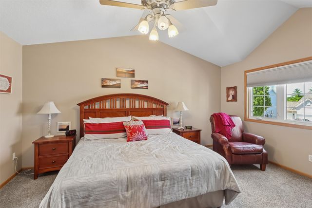7502 Barnsley Drive, Johnston, IA 50131