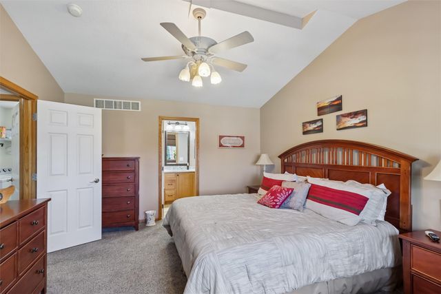7502 Barnsley Drive, Johnston, IA 50131