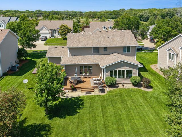 7502 Barnsley Drive, Johnston, IA 50131