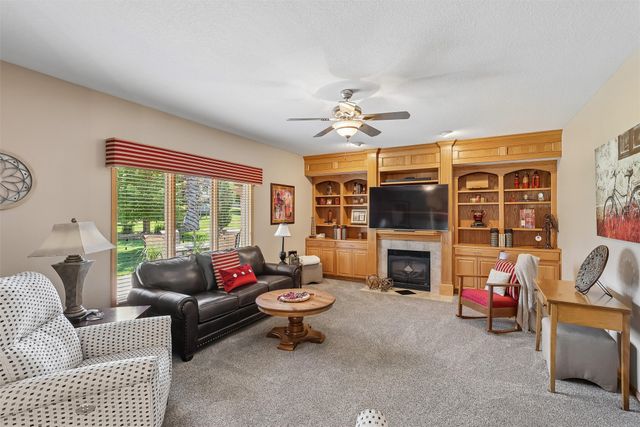 7502 Barnsley Drive, Johnston, IA 50131