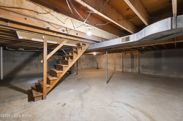 360 Rockwood Ln, Mt Washington, KY 40047