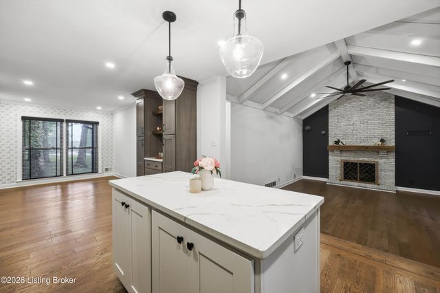 360 Rockwood Ln, Mt Washington, KY 40047