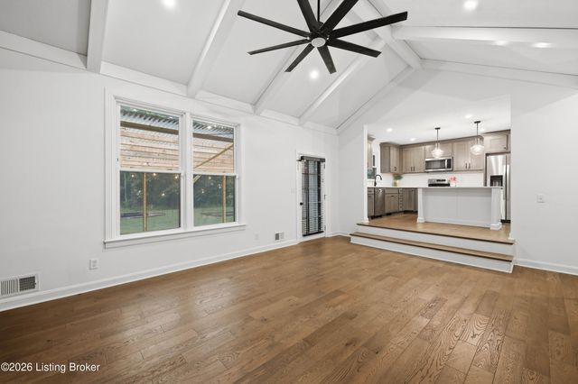 360 Rockwood Ln, Mt Washington, KY 40047