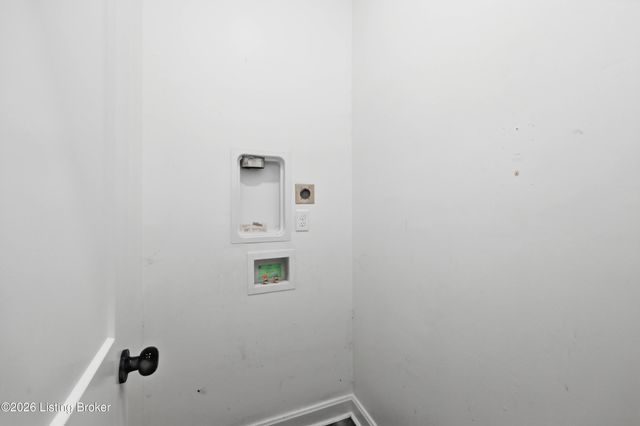 360 Rockwood Ln, Mt Washington, KY 40047