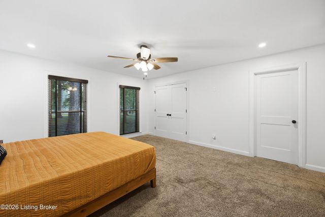 360 Rockwood Ln, Mt Washington, KY 40047
