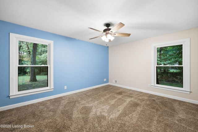360 Rockwood Ln, Mt Washington, KY 40047