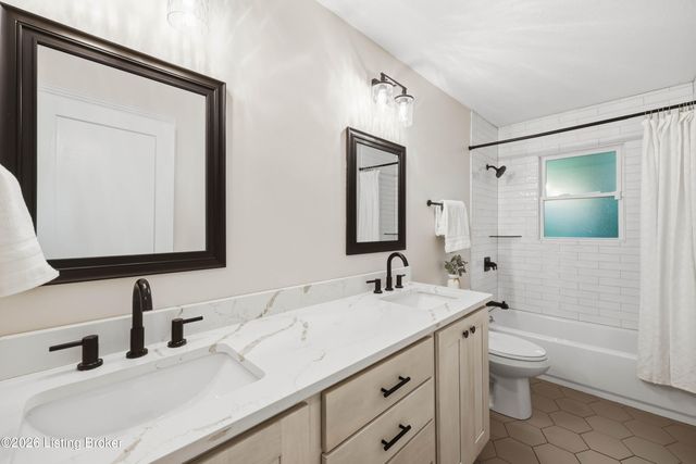 360 Rockwood Ln, Mt Washington, KY 40047