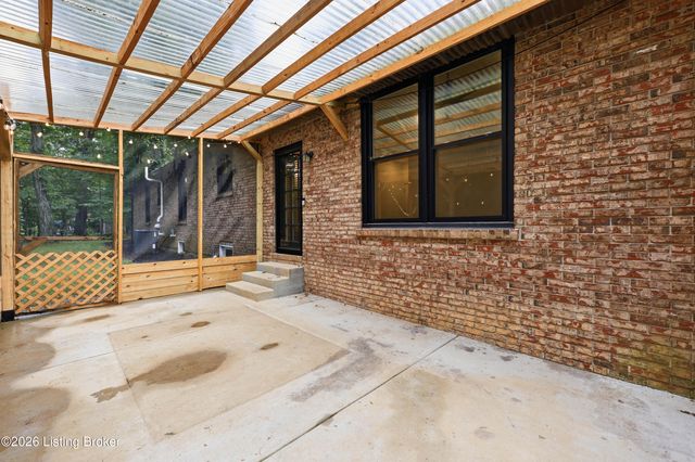 360 Rockwood Ln, Mt Washington, KY 40047
